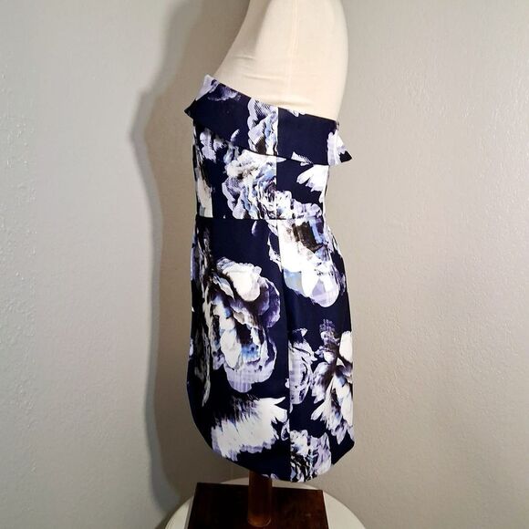 Finders Keepers Certain Romance Floral Dress Size Large - Picture 3 of 11